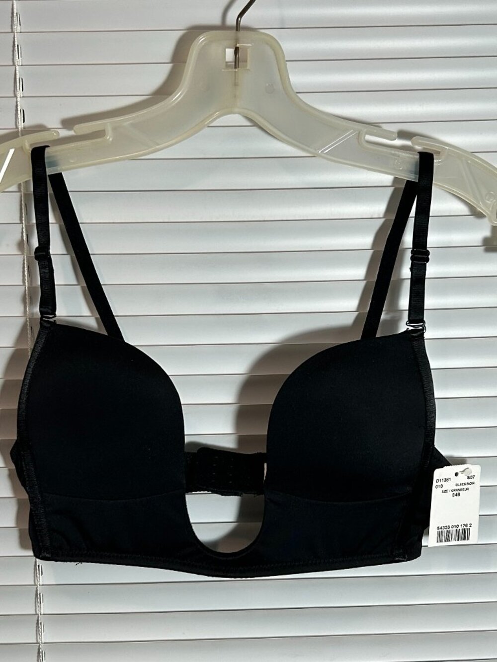 NWT le chateau ARIANNE U front bra. Size 34B